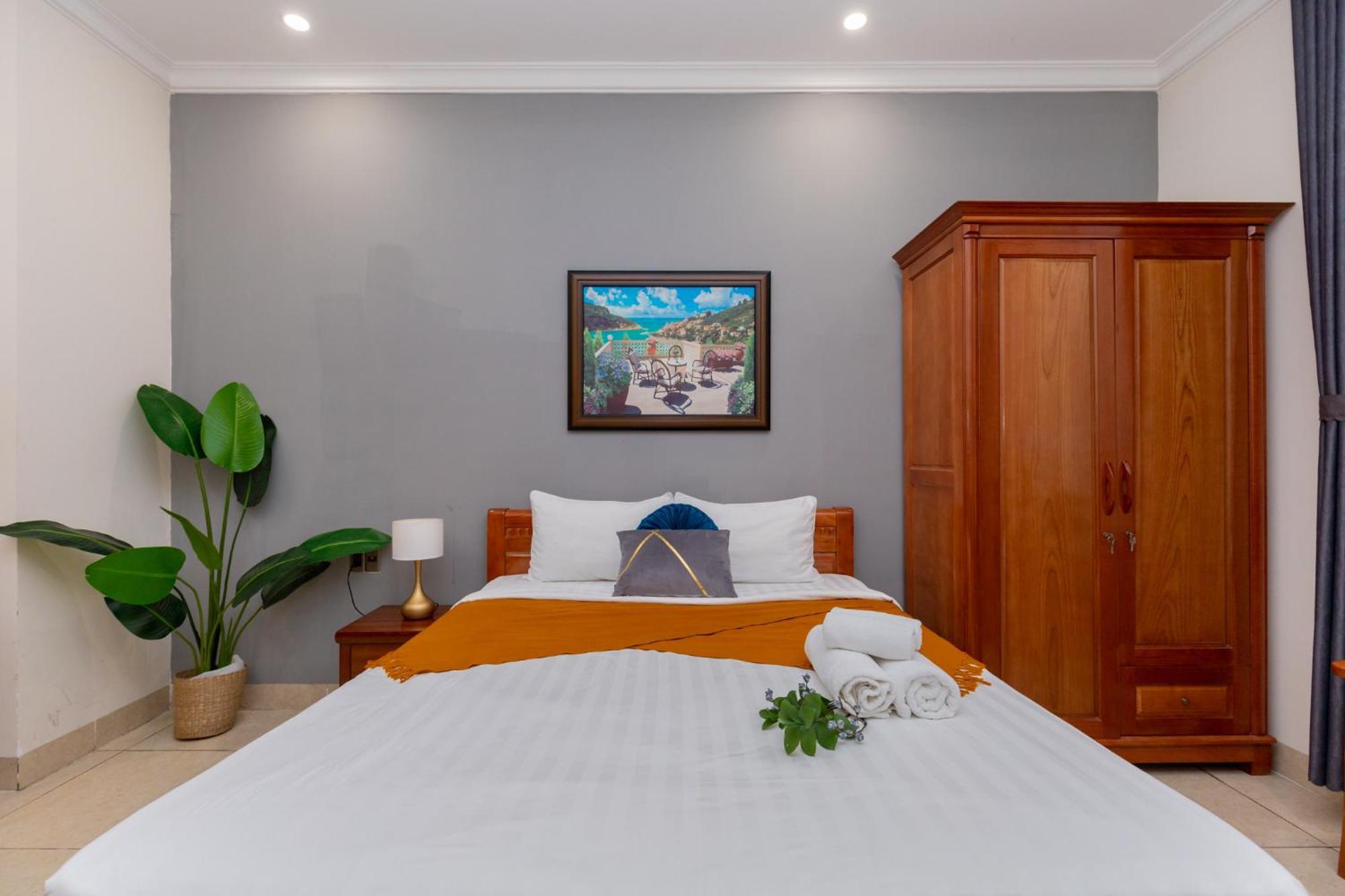 Prague Hotel Vung Tau Exterior photo